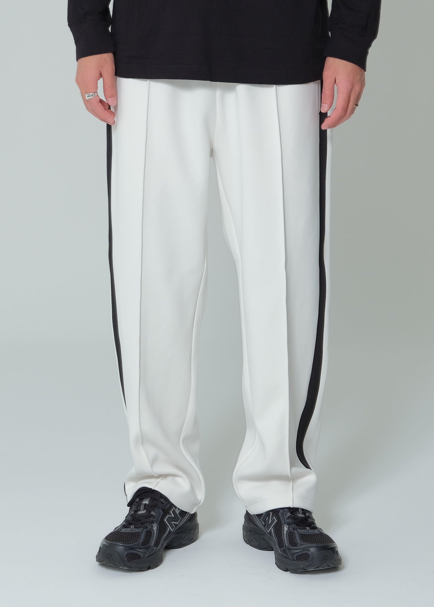 EZ Track Pant 1 (white / black line)