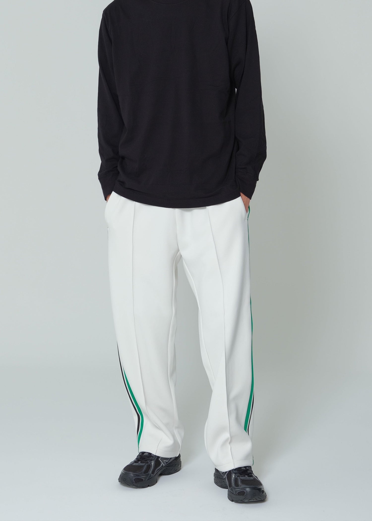 Track Pants（トラックパンツ）
