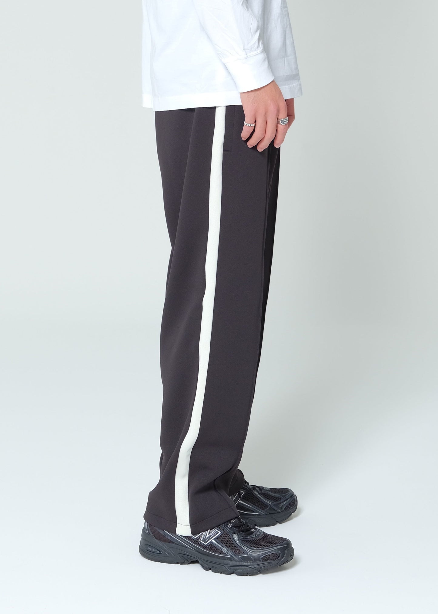 EZ Track Pant 1 (black / white line)
