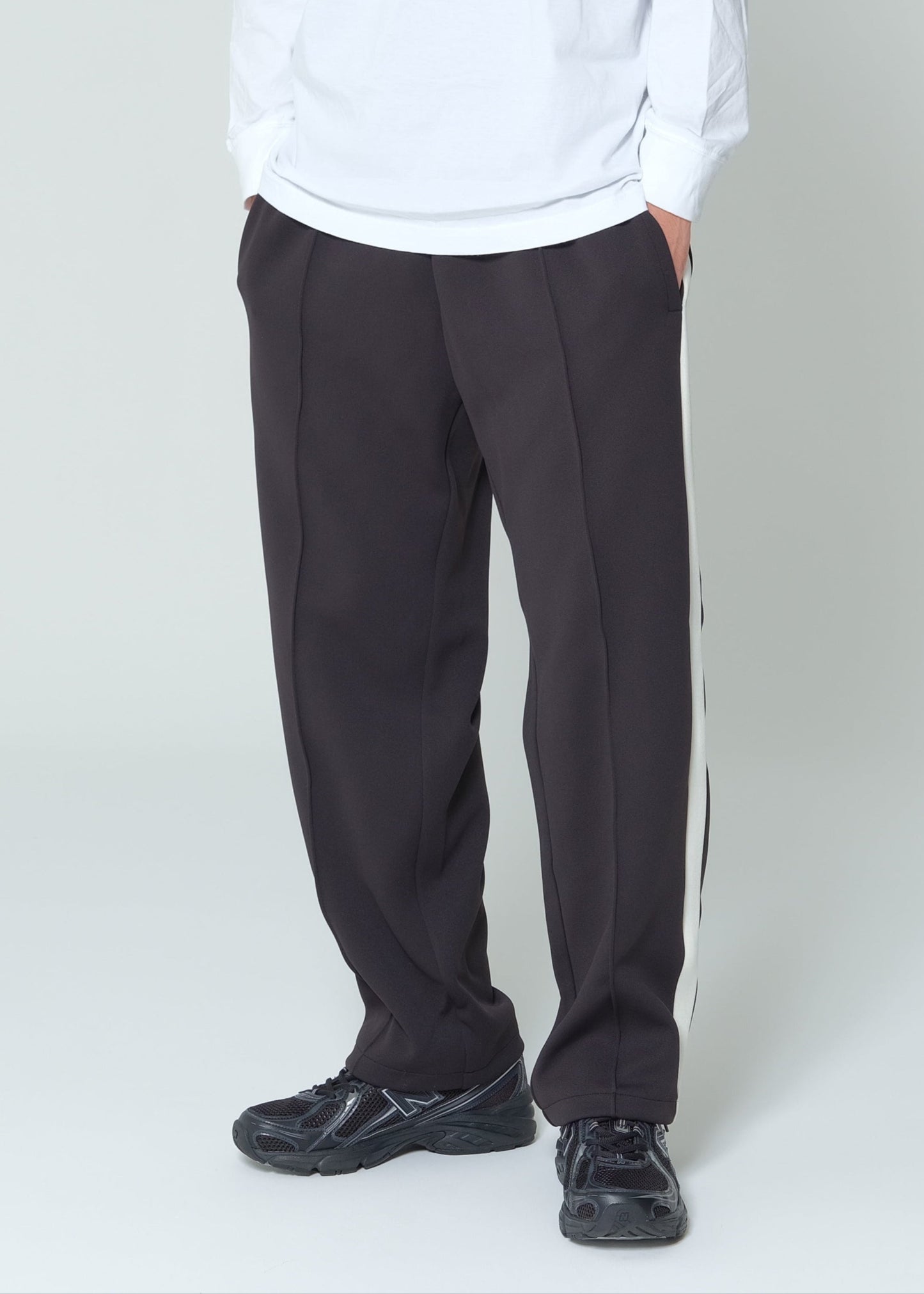 EZ Track Pant 1 (black / white line)