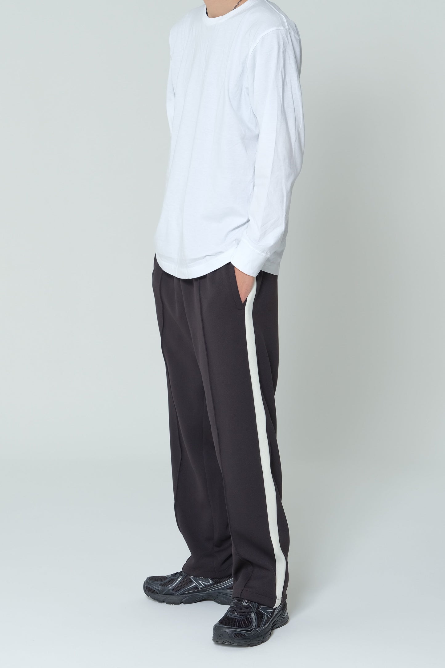 EZ Track Pant 1 (black / white line)