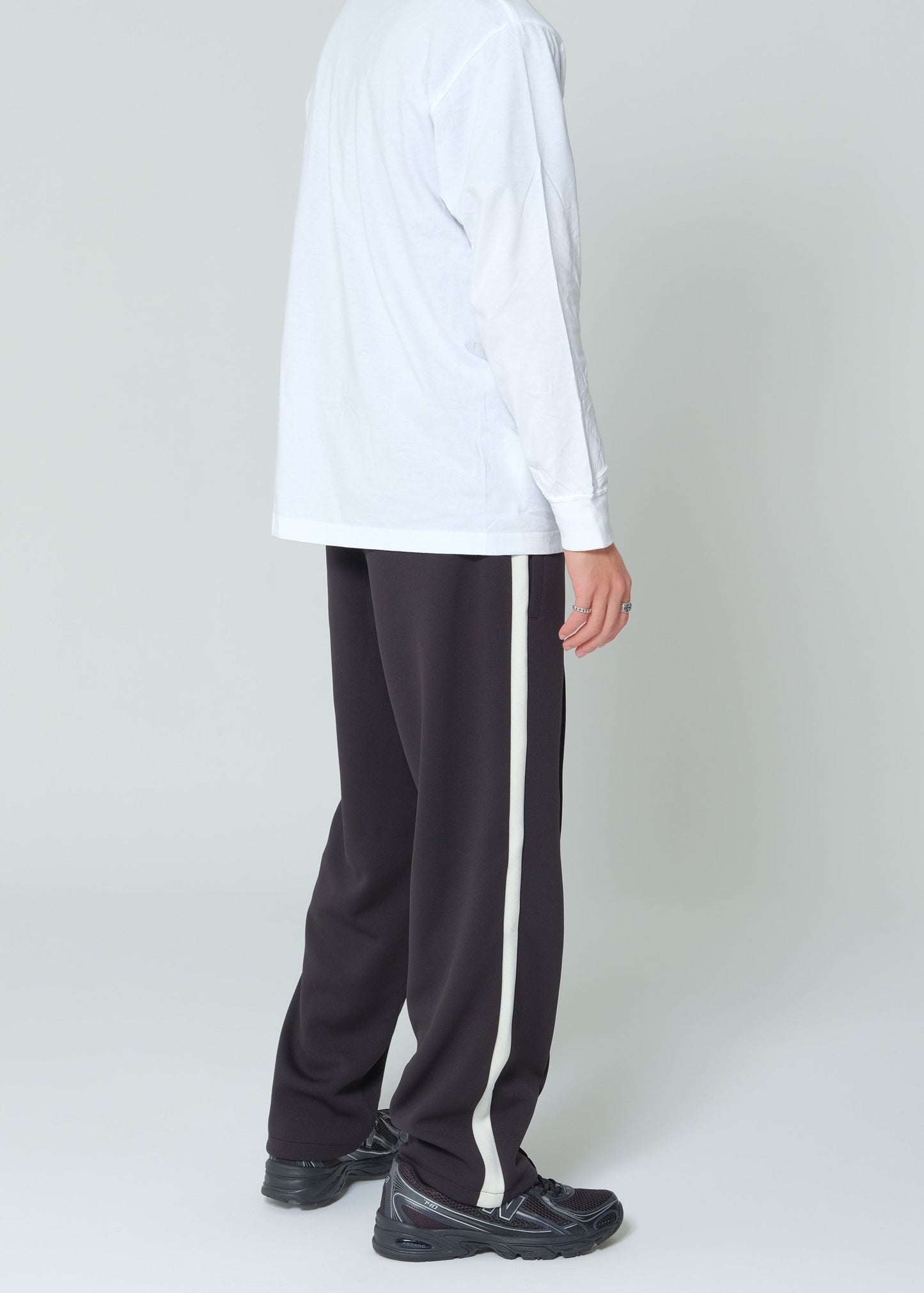 EZ Track Pant 1 (black / white line)